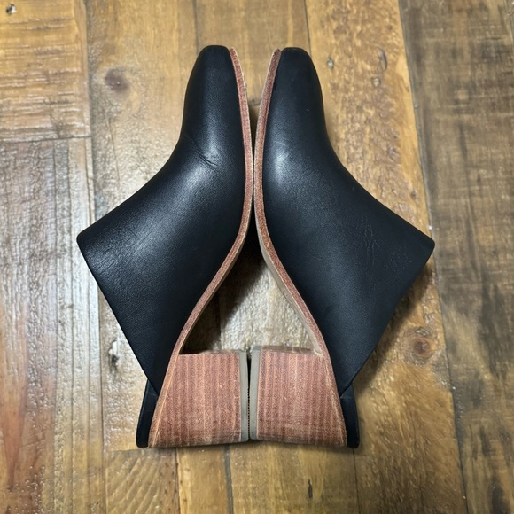 Nisolo All-Day Heeled Mule - Picture 7 of 11